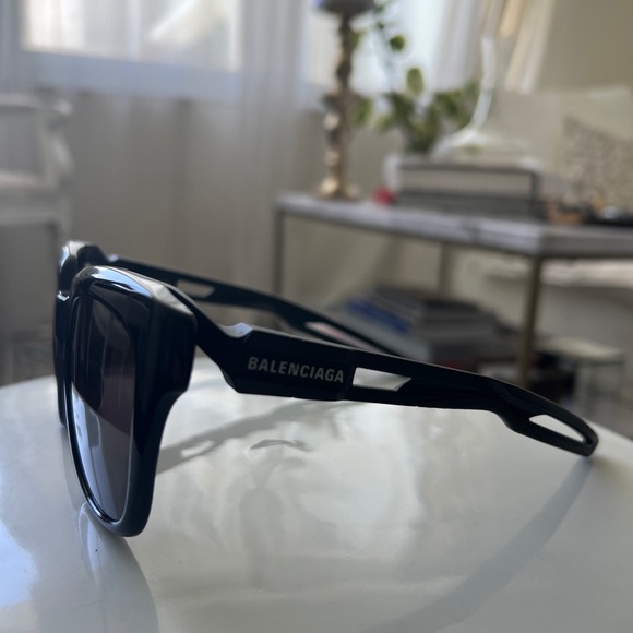 NEW Balenciaga EXTREME BB 0025S Sunglasses 001 Black 100% AUTHENTIC - Picture 2 of 4
